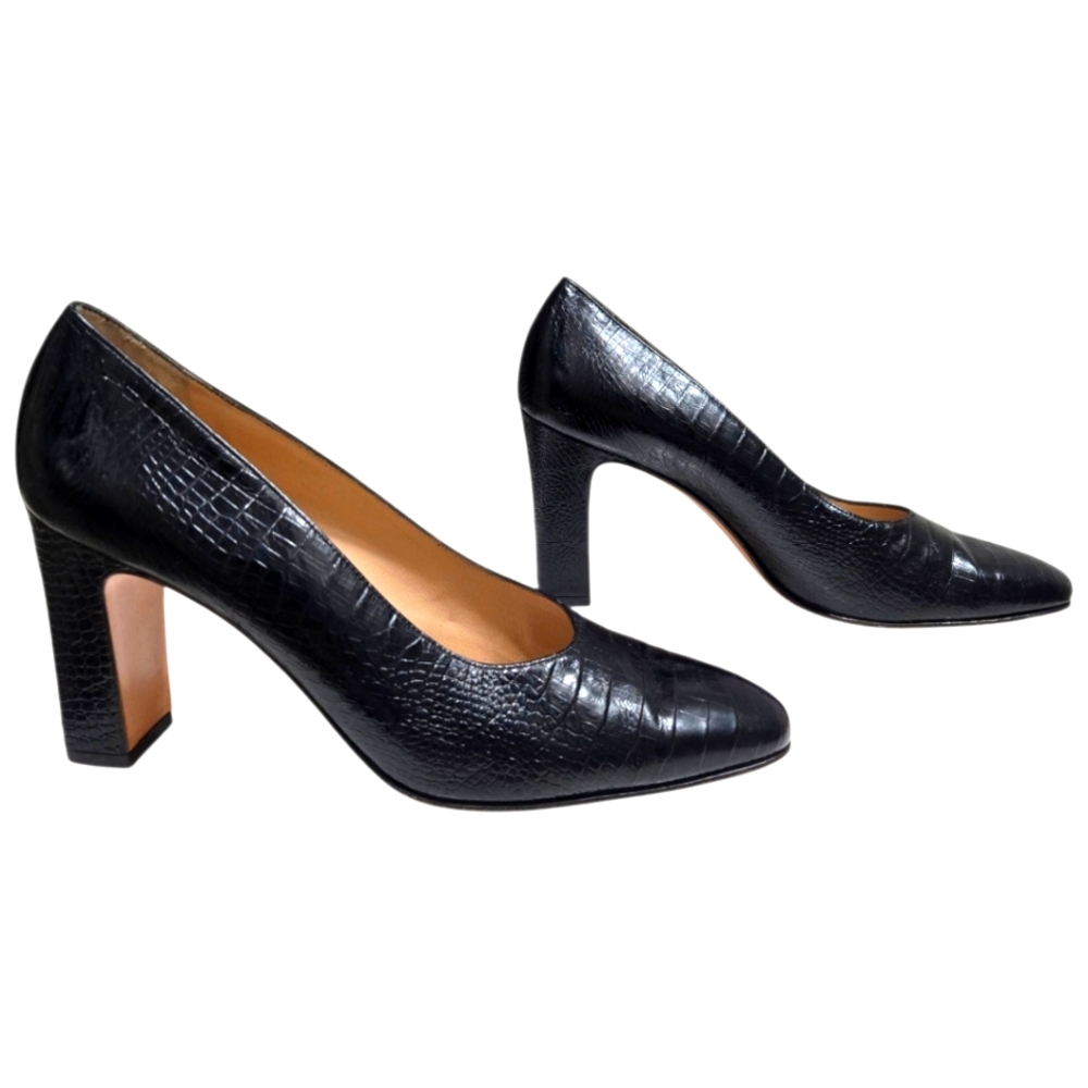Salvatore Ferragamo Black Pumps Size 9 AA Leather Croc Embossed Heels Italy